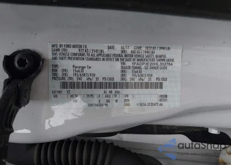 2017 Ford Focus S z USA, uszkodzony, nr VIN 1FADP3E20HL302784